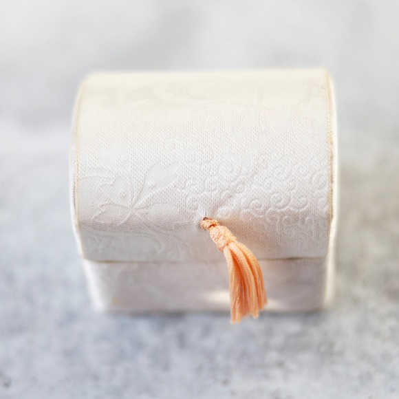 Lavie My Guardian Angel Treasure Chest Glass Figurine Keepsake Box - Picture 6 of 9